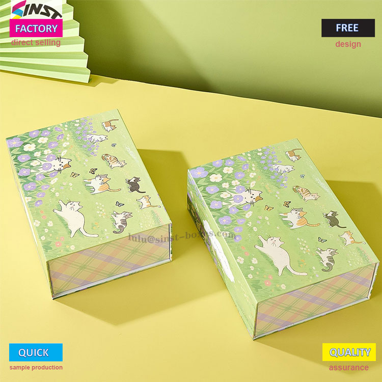 Armas kassi plüüsist ripatsiga kinkekarp